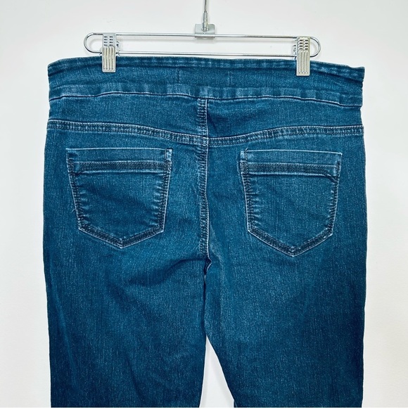 3/$20 Reitmans Straight Leg Pull On Jeans The Original Comfort 10P - Picture 6 of 10